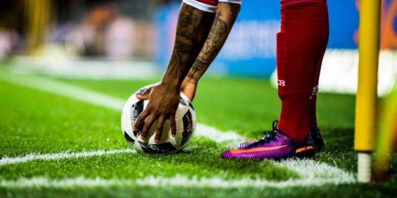 Khoảnh khắc tiền đạo ảo lập hat-trick